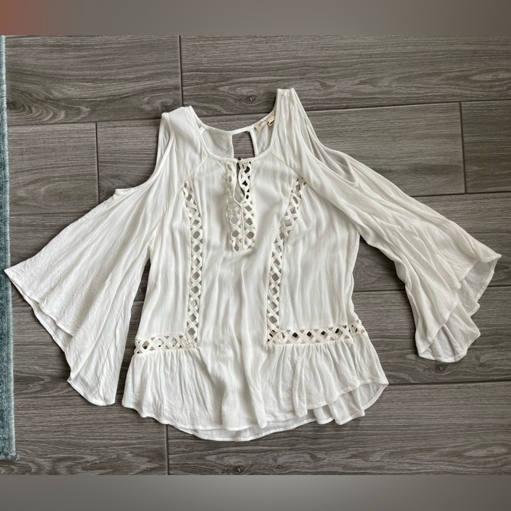 Anthropologie Meadow Rue| White Cold Shoulder Boho Blouse with Wing Sleeve, XS••